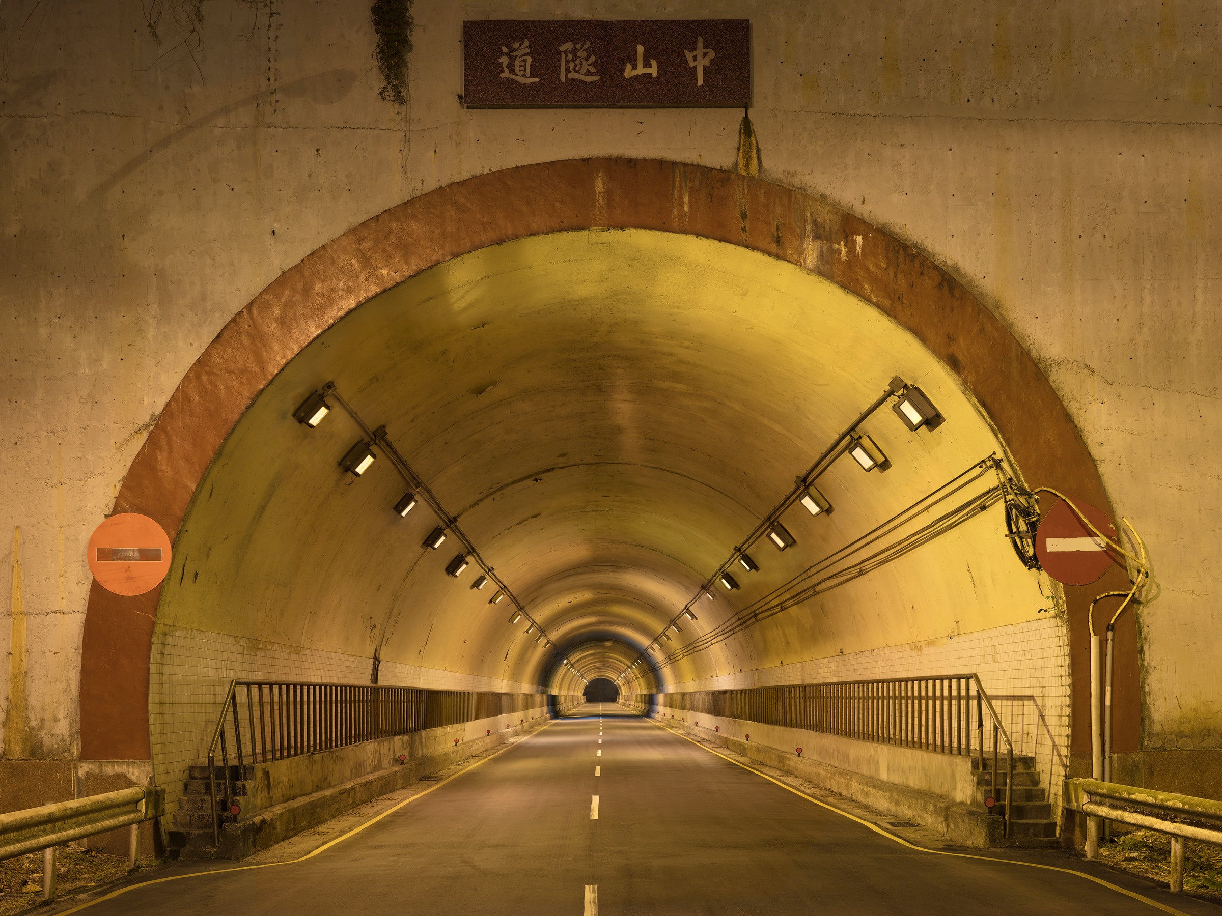 楊宗翰《Tunnel at Night #01》，2018